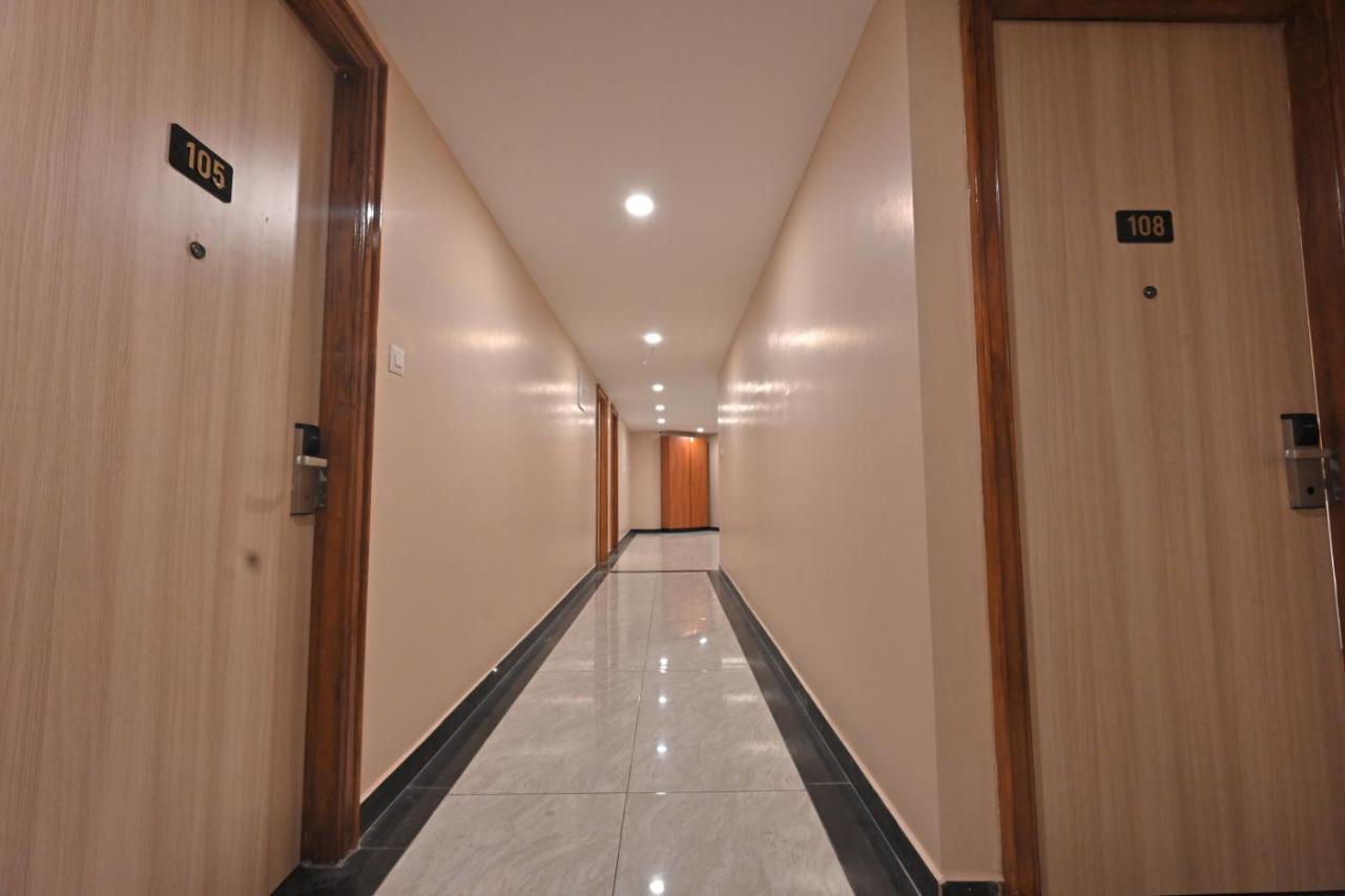 Cr Rivera Hotel Madurai Buitenkant foto